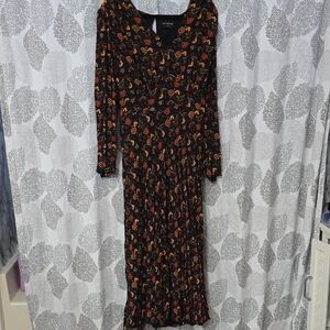 Black Dress with Bishop Sleeves and V-Neck